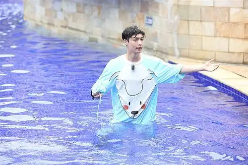 张艺兴极挑第十一期慢步人生路相关新闻多图