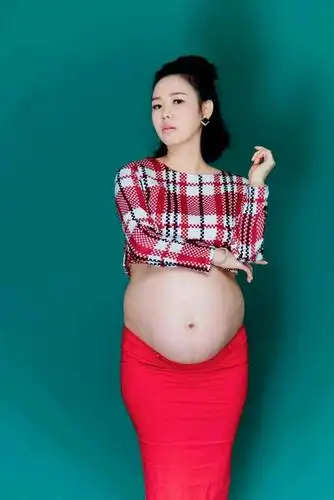 36周拍的孕妇照