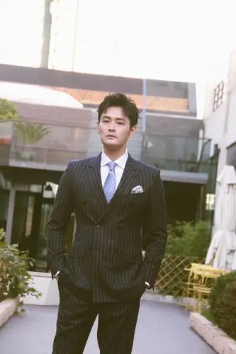 王雨亮相elleman盛典与王媛可齐现身秀恩爱