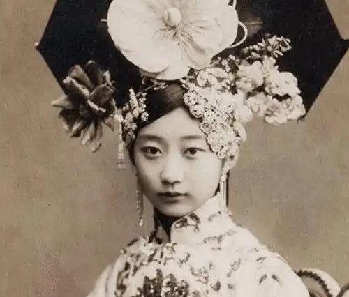 晚清后宫老照片嫔妃格格真的都很丑那是你没有见过漂亮的