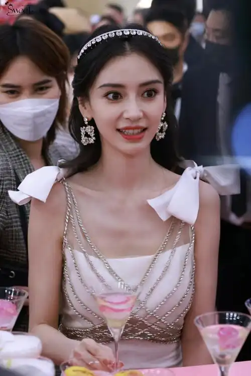 angelababy最新活动生图##rogervivier品牌代言人杨颖