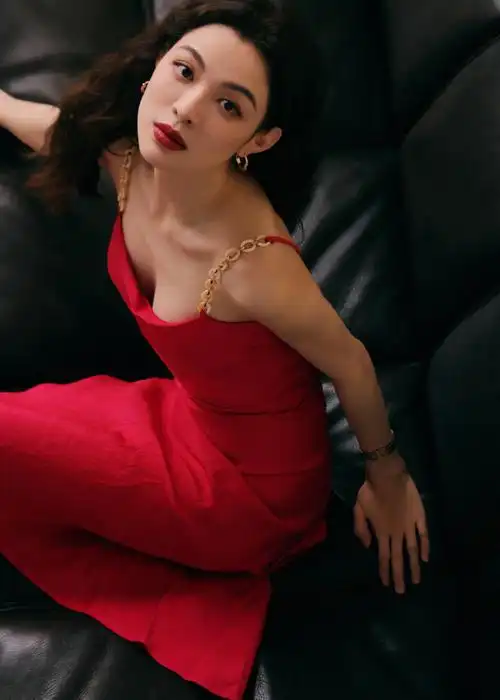 ur2024山谷时装秀##ur全球品牌大使钟楚曦##天猫超级品牌日