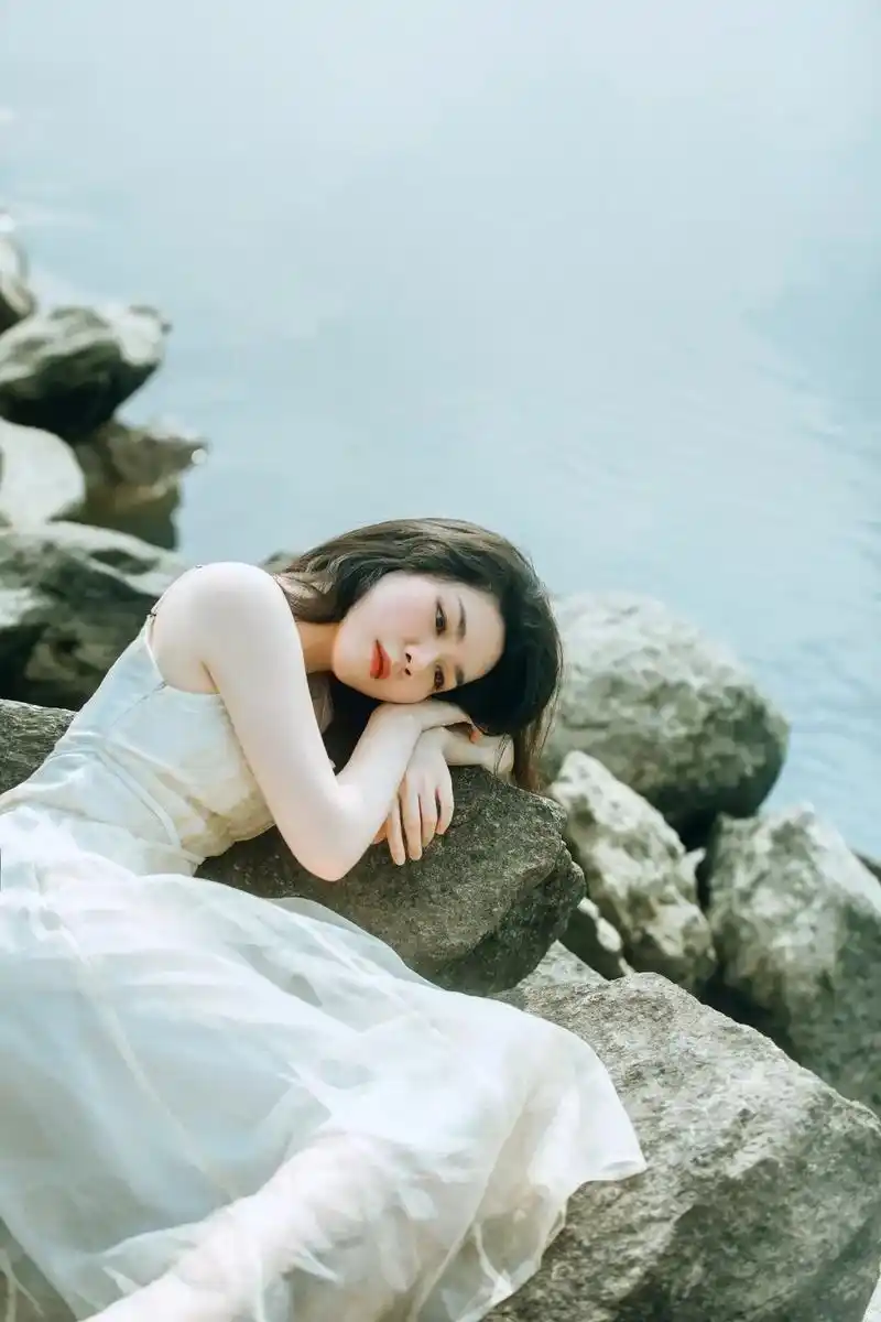 热点小助手53 #唯美意境 #个性写真 #愿你遇到的人都是温 - 抖音