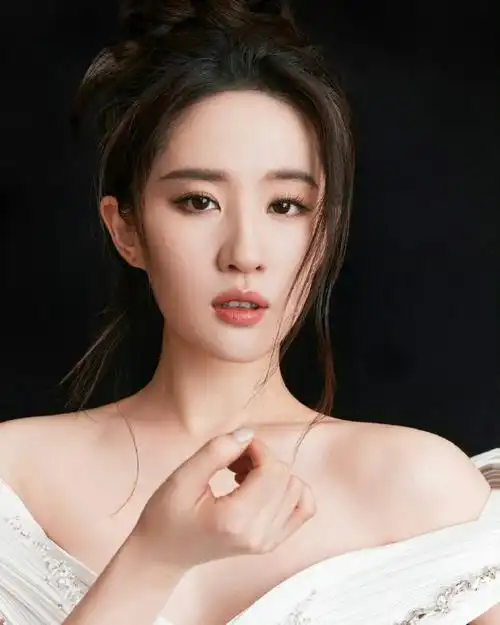 刘亦菲##刘亦菲高定白裙##米拉服饰解析