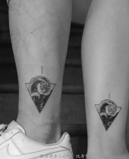 小腿处个性几何情侣图腾纹身图案