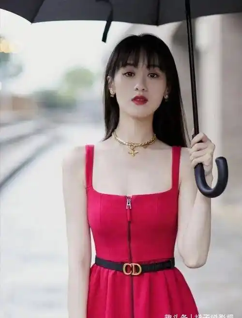 袁冰妍太美了!一袭红裙优雅灵动, 少女般可人!-第3张图片-优美日志网