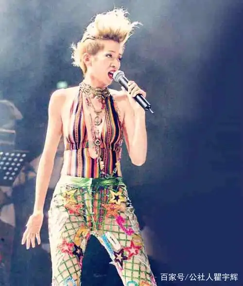 此时的梅艳芳,歌坛上锋芒正锐,唱片创下40万销量,连续举办的28场个人