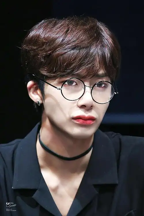 求男爱豆戴眼镜照片