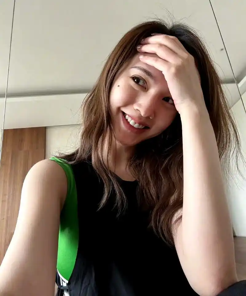 杨丞琳素颜照,状态好好,爱运动的美女身材不会差!