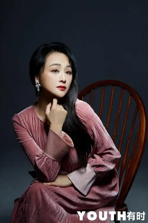 2022年丨曹颖翻包授权植入合作价格日常分享明星种草好物