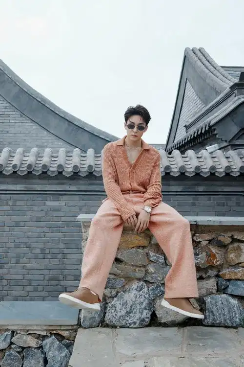 玫瑰金钻石戒指和infinity 玫瑰金半密镶钻石戒指出席@时尚芭莎夏日