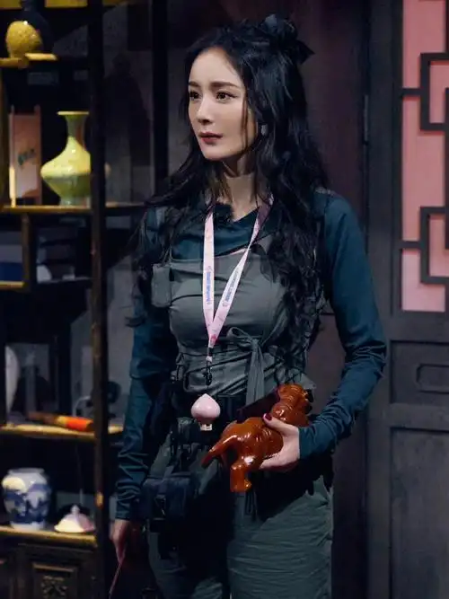 杨幂绑带工装造型穿搭|ootd