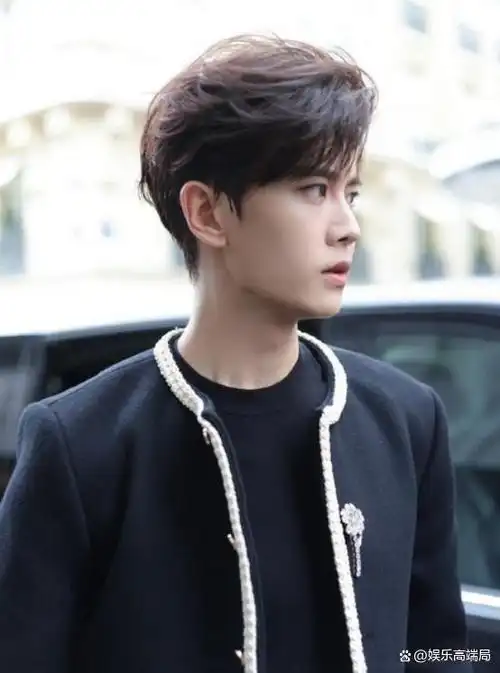 巴黎时装周王一博备受期待唐嫣刘诗诗状态回春刘雨昕高待遇