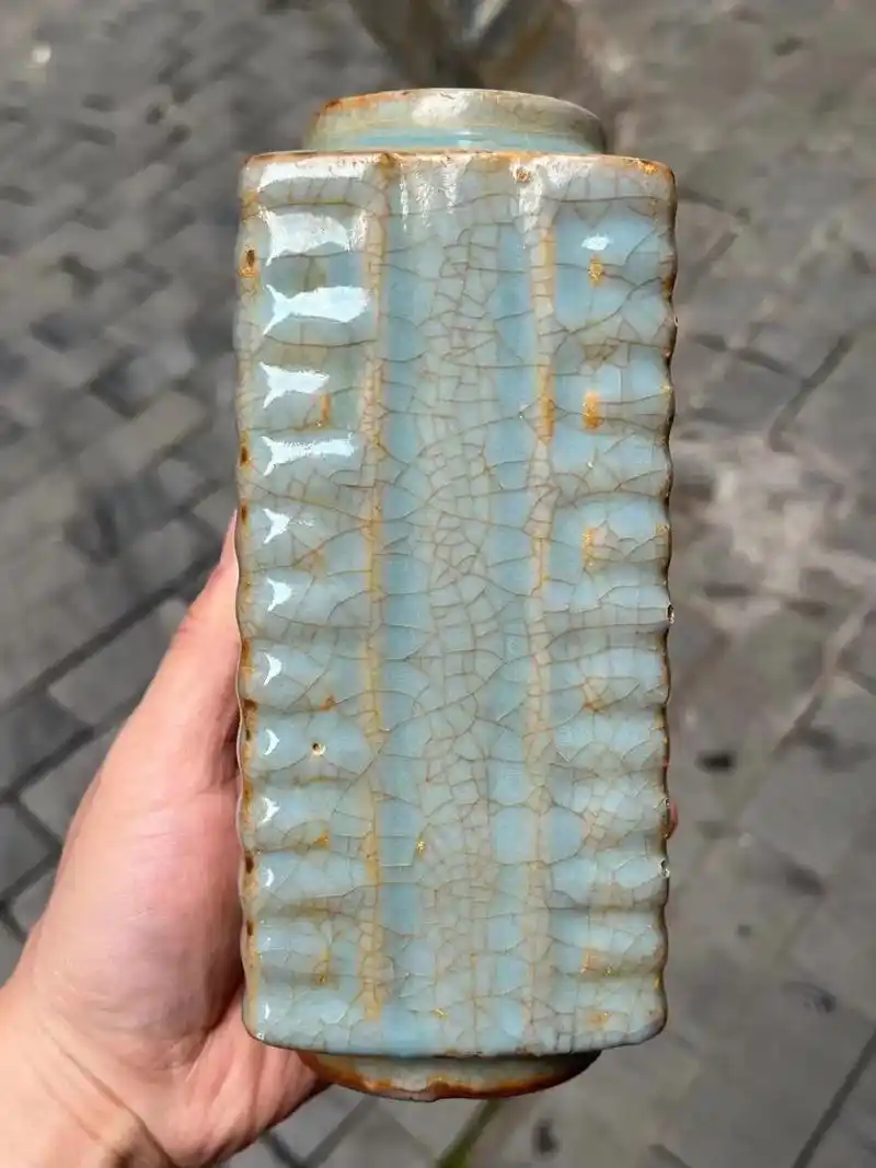 南宋龙泉官窑粉青釉琮式瓶#收藏爱好者 #让文物抖起来 #器物 - 抖音