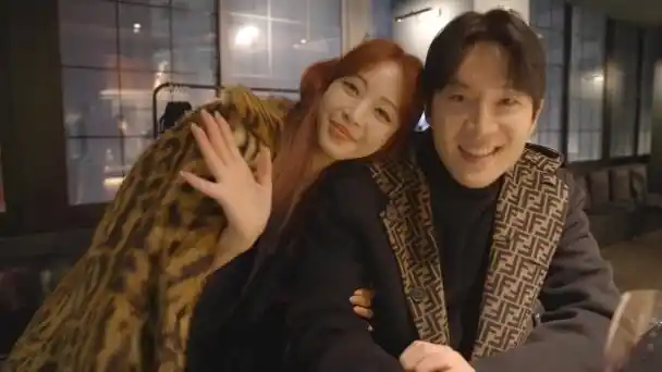 40岁韩剧女神韩艺瑟与小十岁男友热吻秀恩爱自夸是天生一对