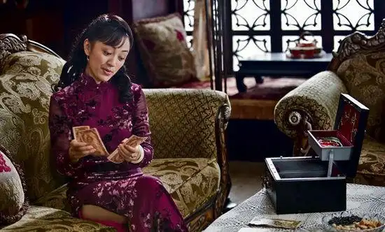 《借枪》地方台轮播 罗海琼谈角色:爱之入骨