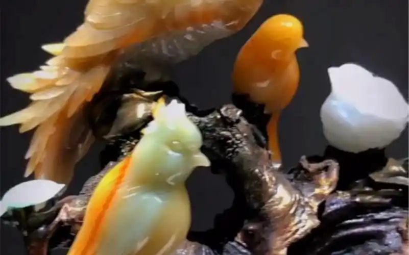 翡翠雕刻百鸟朝凤