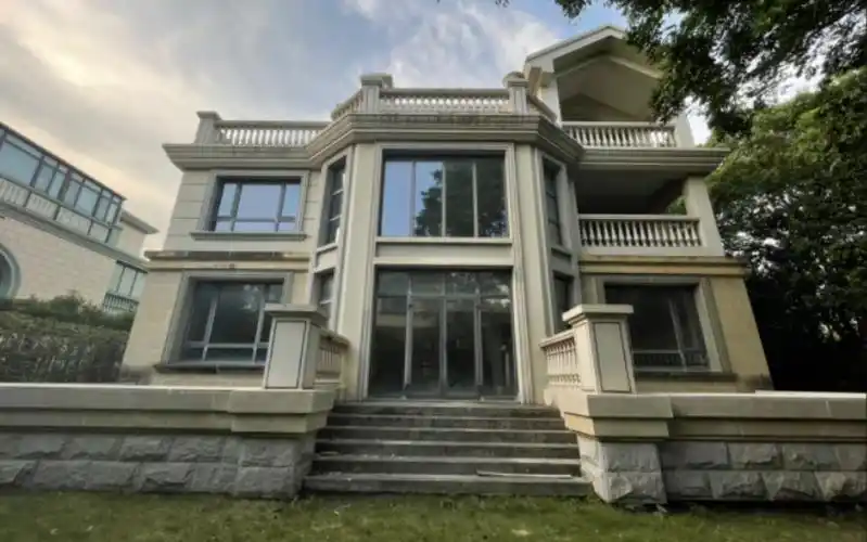 泗泾颐景园|紧邻泗泾地铁站|这大概是离地铁站最近的独栋别墅了_哔哩