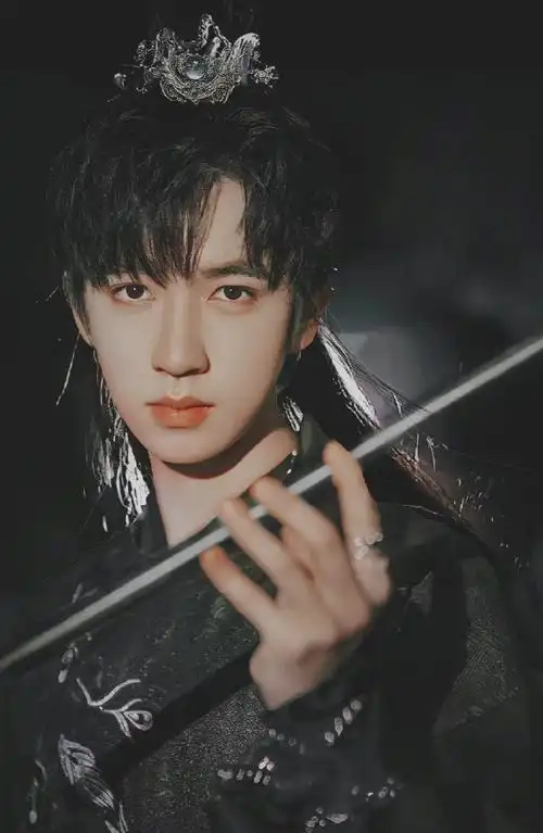 贺峻霖古装戏眼神好绝