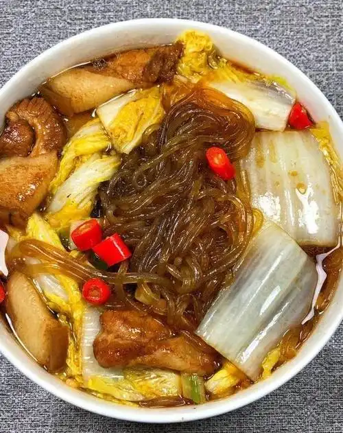 这篇文章将为大家介绍一道热气腾腾的炖菜,这道东北炖菜以猪肉,豆腐