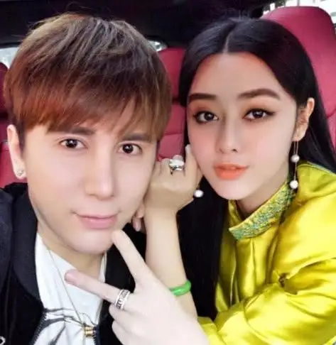 花8年整成范冰冰,富豪老公也整成李晨,被儿子揭露