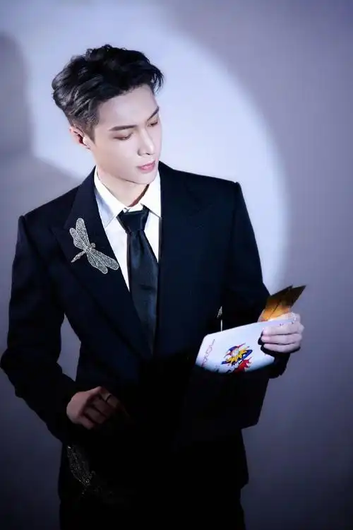 孤注一掷最终票房38.48亿##张艺兴金鸡奖华语电影青年推介人