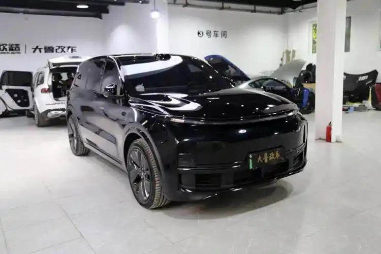 理想l9济南欧瑟全车装贴oviio隐形车衣 xblack黑武士窗膜 全车黑化