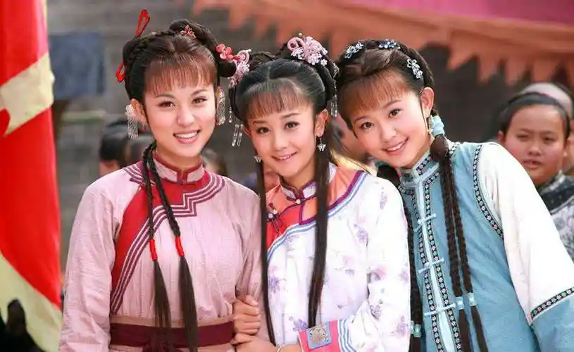 新还珠格格柳红(新还珠格格柳红喜欢谁)