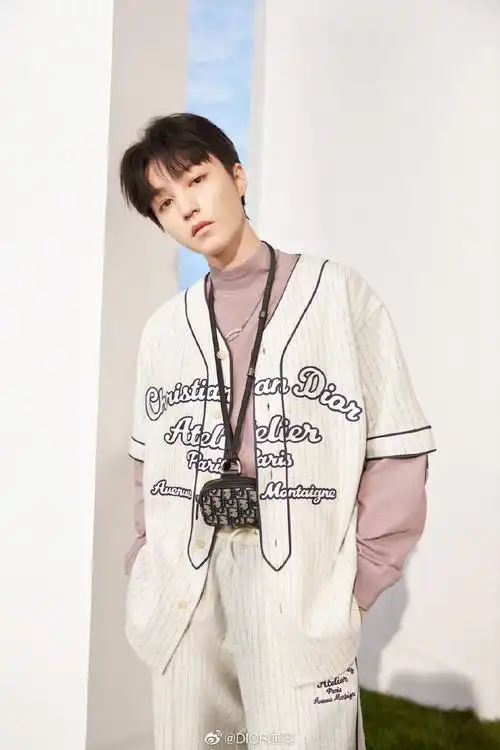 王俊凯dior