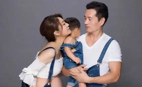 一胎获5亿豪宅,二胎15亿封肚,40岁安以轩走上人生巅峰_陈荣炼_价值_大