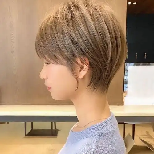 今秋流行3好短发立体修颜有层次