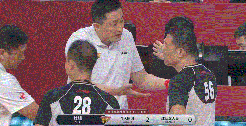 04神吐槽网友@凹凸曼y:见证奇迹的时刻到了,cba一秒钟2个技犯网友