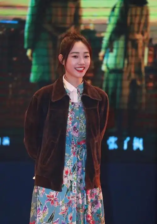 唐一菲内涵孙红雷和姚晨后,妻子王骏迪发文回应:人间怎么就那么值得