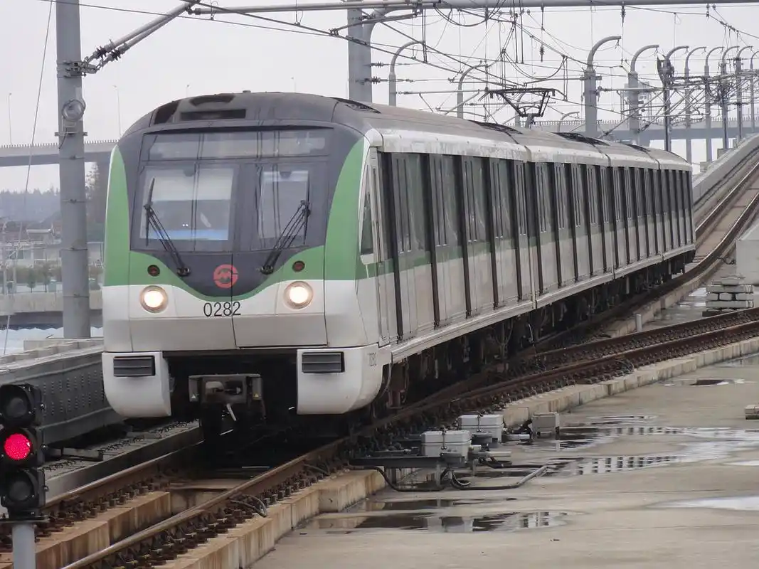 上海轨道交通使用了a型和c型两种列车,前者其实未必比后者更好