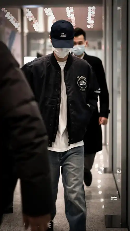 巴黎时装周##王一博巴黎时装周##王一博机场