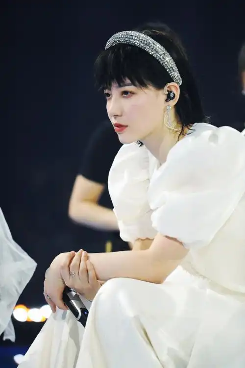 李斯丹妮团婚纱造型##李斯丹妮乘风破浪的姐姐