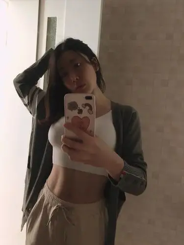 努力挤出的马甲线