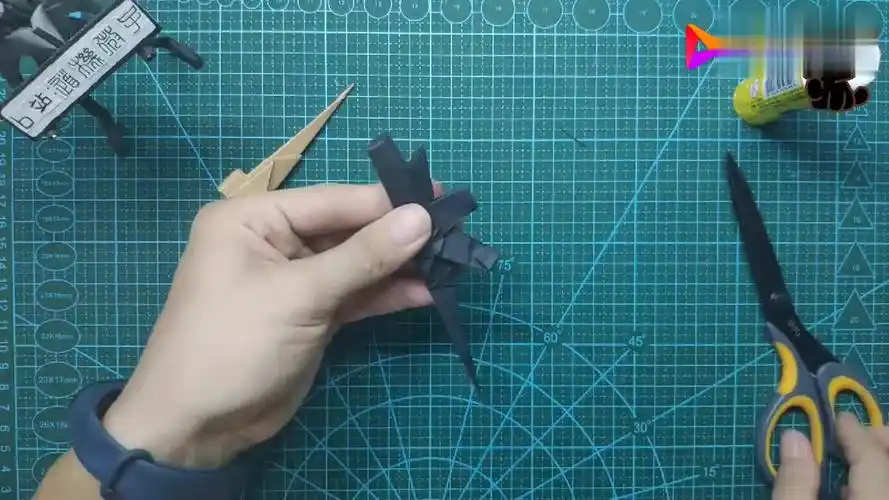 教你用纸折一把vector冲锋枪(上),突突突,哒哒哒!