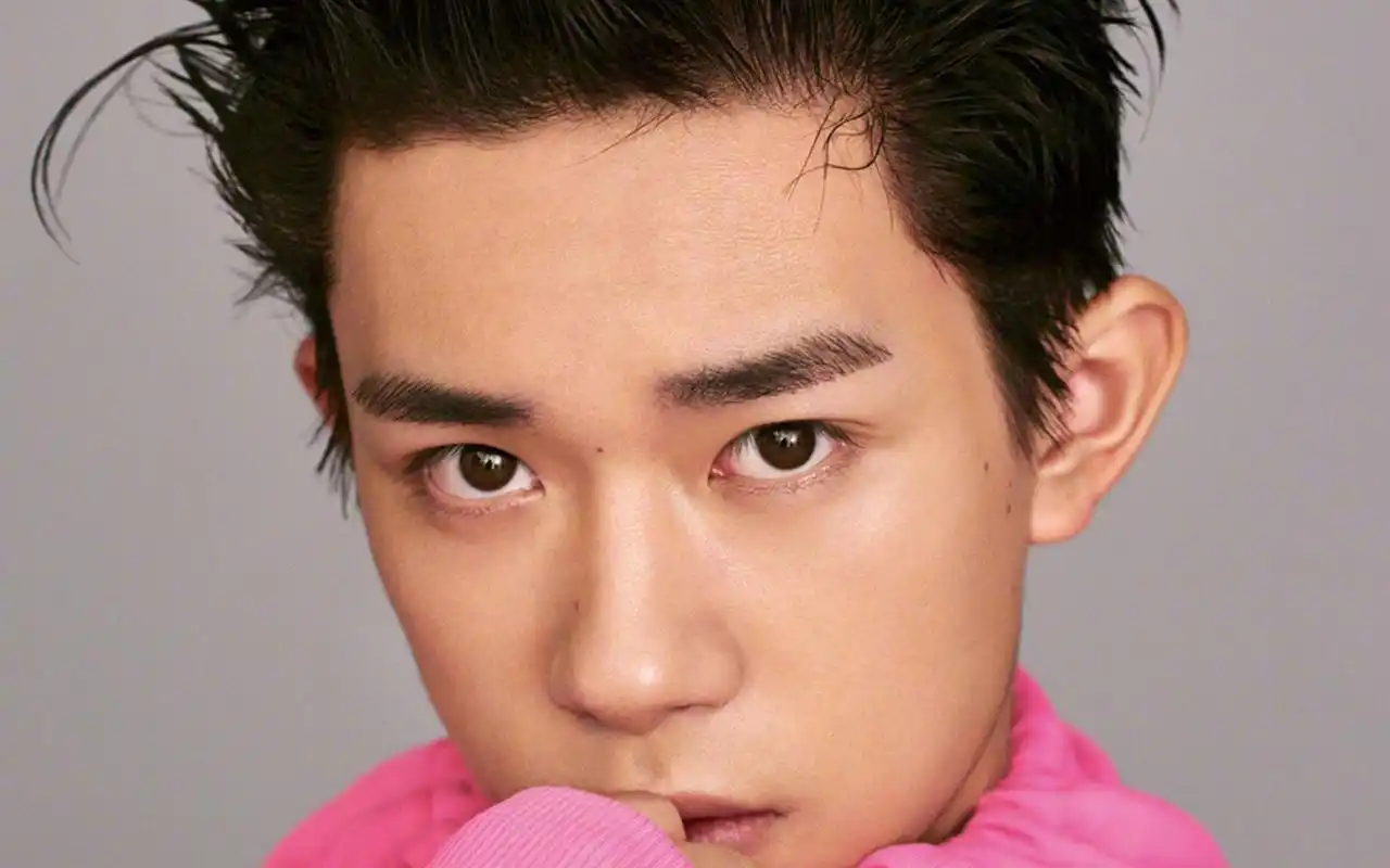 易烊千玺酷帅写真大片桌面壁纸高清大图预览1920×1200_大陆明星下载