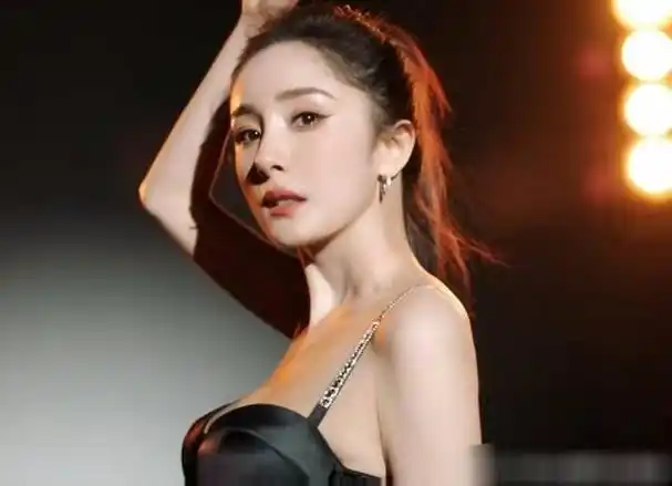 杨幂最新维密大片曝光!前凸后翘大长腿,原来这就是顶级性感美女