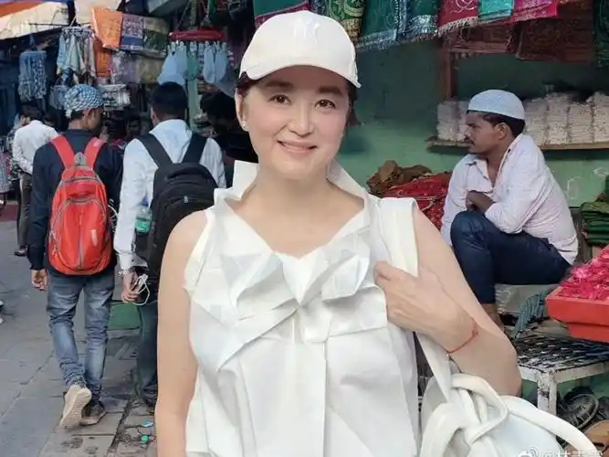 68岁林青霞近况,老态难掩但气质依然好,不甘心只做阔太太插图8