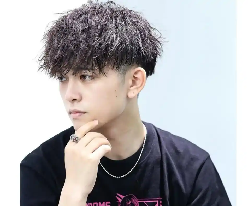 男生烫完头发后多久可以洗头