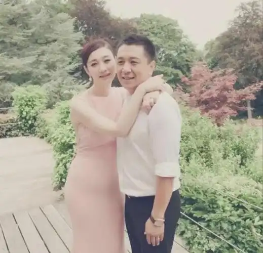 李小冉被富商折磨4年2次流产男闺蜜砸下5亿接盘成功