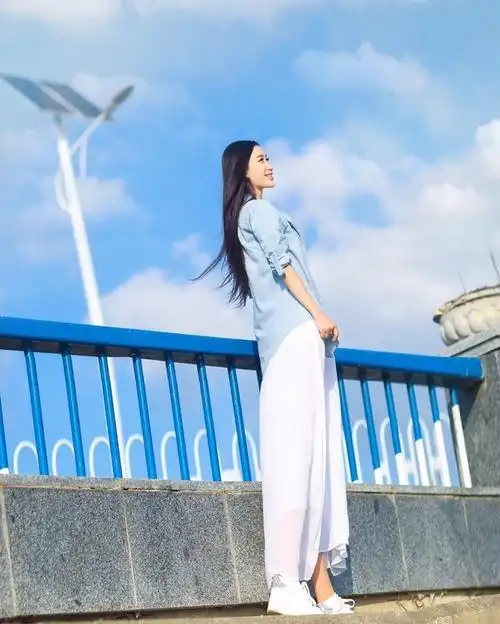 一组"惊艳"的美图:高颜值女子的侧面照,第五张我看了好几遍