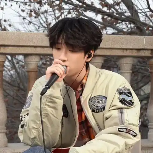 严浩翔超话06#严浩翔 音符奏响人生信条#    我哭了 我装的