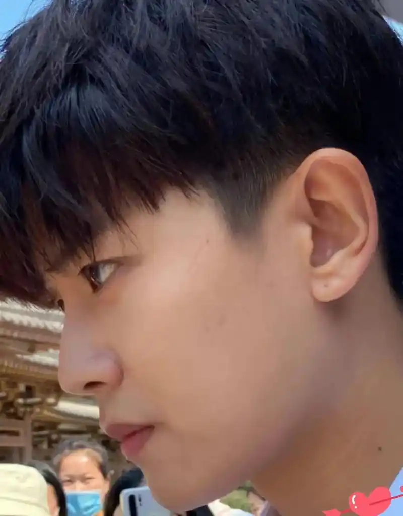 任嘉伦素颜侧颜杀78159897.