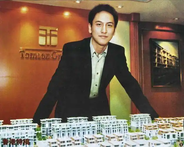 汤珈铖  年龄:24岁  家族资产:约70亿  家世:已故父亲汤君年是汤臣