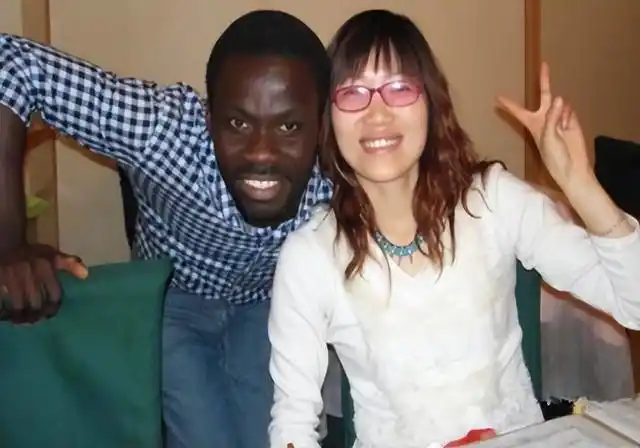 回顾女子与黑人男友同居怀孕过相亲被嫌弃女子我也是被骗的