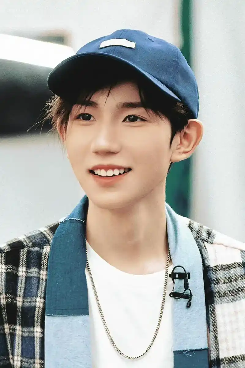 "以追星的名义偷偷爱你"#王源 #优质头像 - 抖音