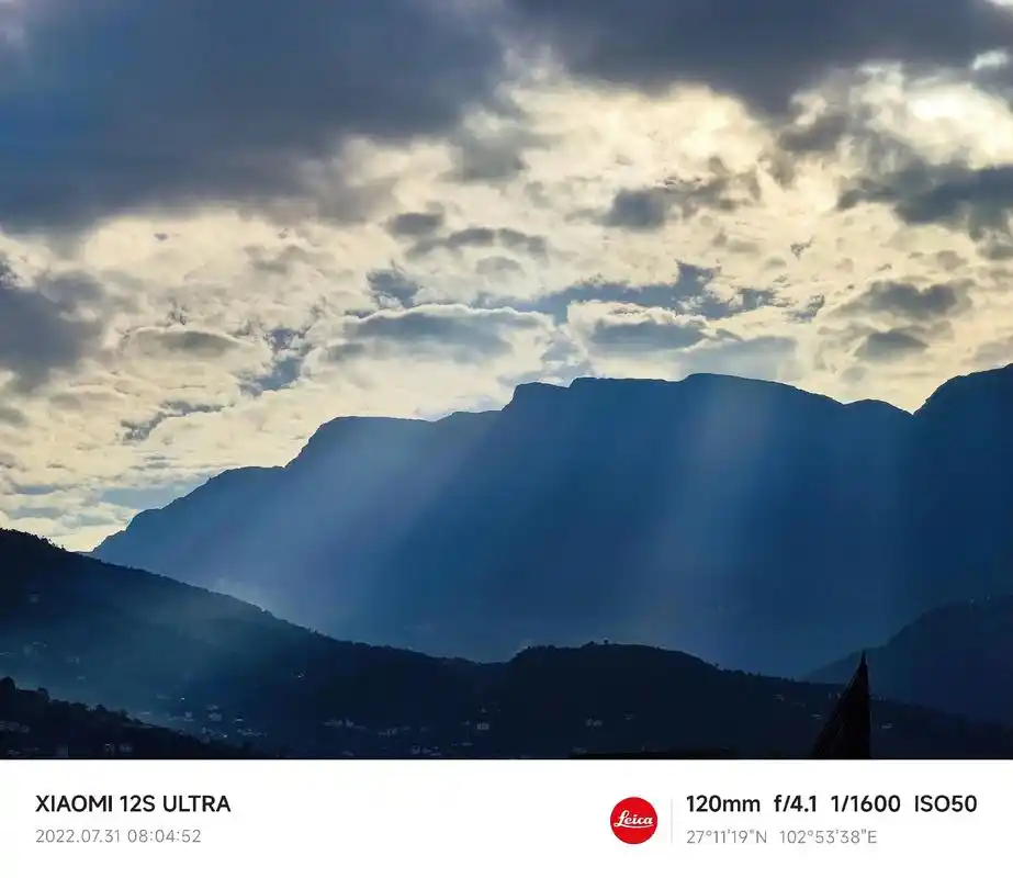 最美的光不就是丁达尔吗?#摄影 #丁达尔效应 #治愈系风景  - 抖音